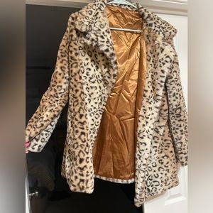 Medium (slightly oversized) leopard print coat (SUPER SOFT) Worn twice!